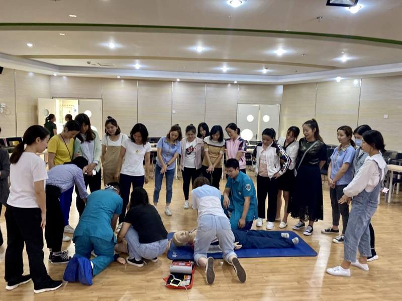 德外幼兒園開展疫情防控常態化專題培訓暨幼兒急救培訓.jpg