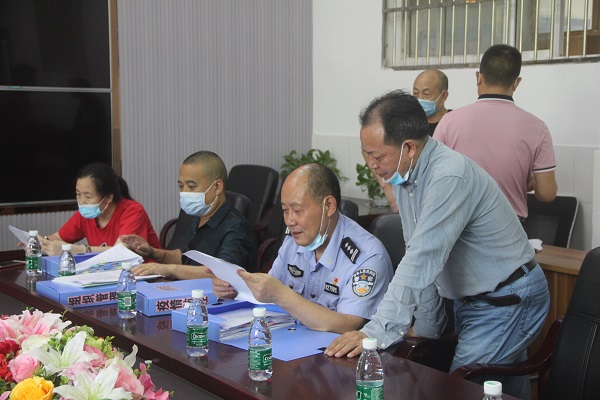中江縣13部門聯合檢查組督導檢查中江職中開學疫情防控工作.jpg