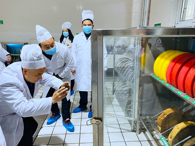 繼光實驗學校接受省級安全發展示范城市督導評估3.jpg