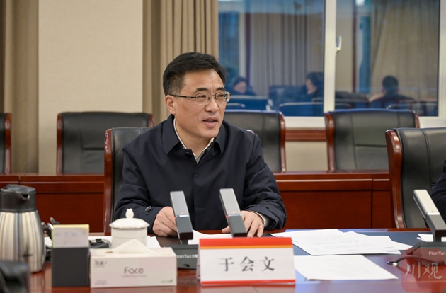 全國人大代表、重慶市渝北區委書記于會文_副本.jpg