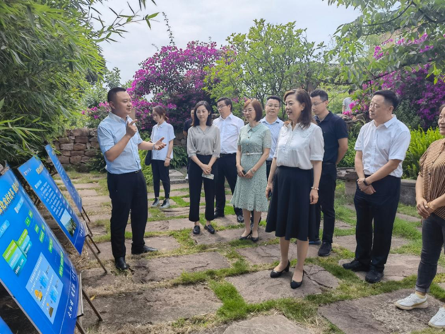 謝商華一行走訪調研四川玄慈觀景文化旅游開發有限公司民宿項目_副本.png