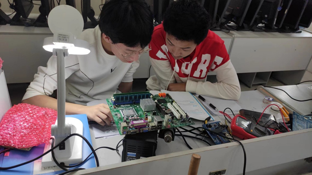 計算機數據恢復組學生訓練_副本.png